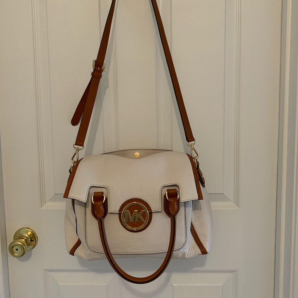 Michael Kors Hangbag/ Crossbody